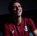 Pau Torres Jelaskan Alasannya Pindah ke Aston Villa