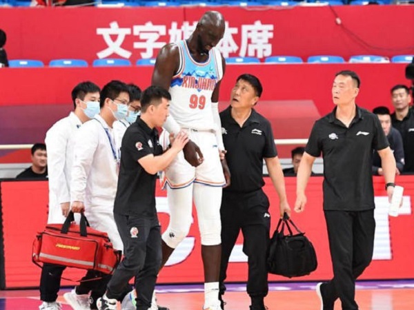 Tacko Fall dilaporkan sedang dalam perjalanan kembali bermain bola basket profesional di China.