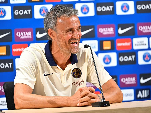 Pelatih PSG Luis Enrique