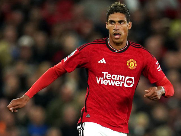 Bek Man United, Raphael Varane.