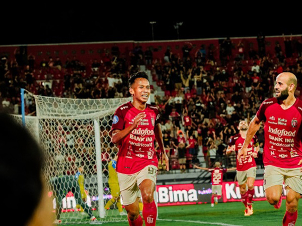 Winger Bali United, Muhammad Rahmat merayakan gol ke gawang Barito Putera
