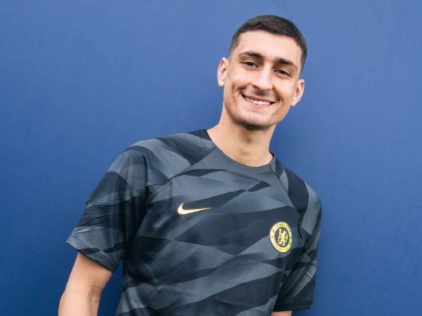 Djordje Petrovic harus menunda debutnya untuk Chelsea