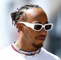 Lewis Hamilton Bantah Marah karena Mercedes Tidak Dengarkan Sarannya