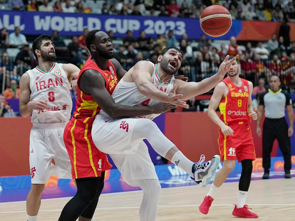 Spanyol bekuk Iran dalam laga terakhir fase grup FIBA World Cup 2023.