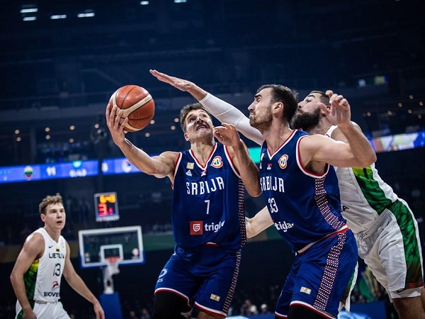Serbia resmi jadi tim pertama yang lolos ke semifinal FIBA World Cup 2023.