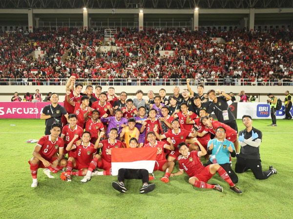 Timnas Indonesia U-23 merayakan keberhasilan lolos ke Piala Asia U-23