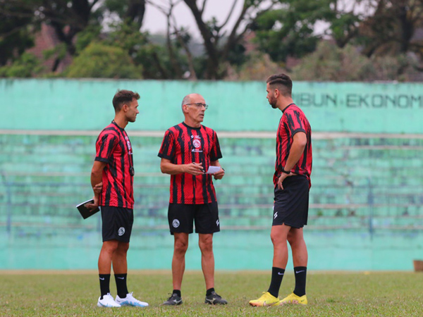 Pelatih Arema FC, Fernando Valente