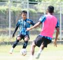 Arkhan Fikri Optimistis Bawa Arema FC Rebut Kemenangan di Derby Jatim