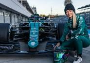 Pebalap Wanita Jessica Hawkins Merasa Beruntung Bisa Jajal Mobil F1