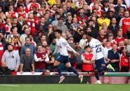 Bacary Sagna Abaikan Tottenham dari Perburuan Gelar Premier League