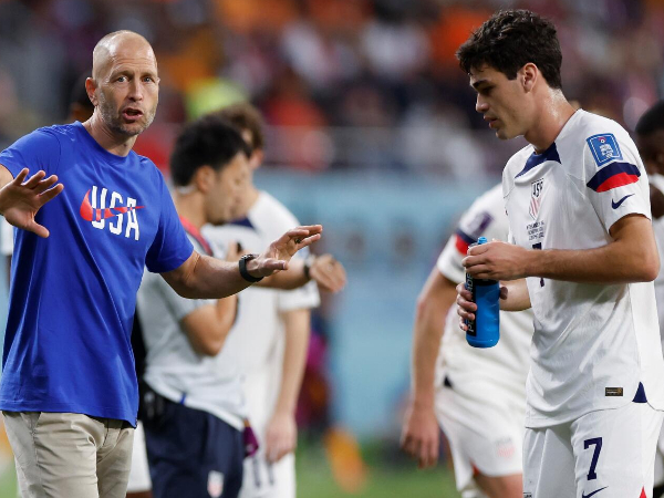 Gregg Berhalter dan Gio Reyna