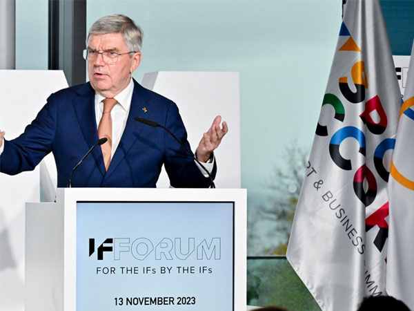 Presiden IOC Thomas Bach berpidato di hadapan para peserta Forum Federasi Internasional (IF) 2023 di Lausanne, Swiss. (Foto: IOC)