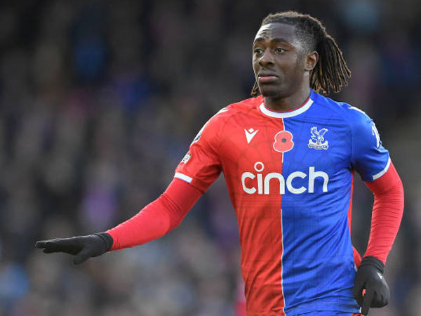 Eberechi Eze Resmi Teken Kontrak Baru dengan Crystal Palace