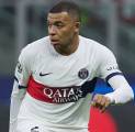 Kylian Mbappe: Lionel Messi Layak Rengkuh Ballon d'Or
