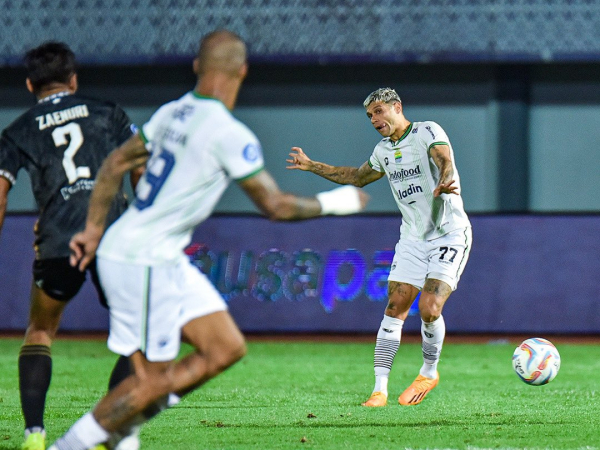 Persib sukses membantai Dewa United 5-1. Ciro Alves dan David da Silva gacor