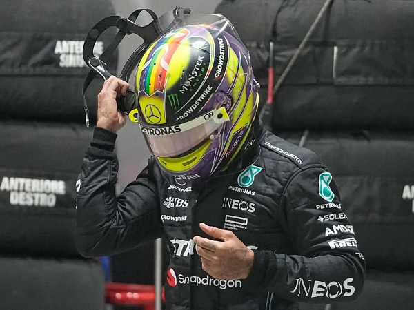 Lewis Hamilton prediksi dominasi Red Bull masih berlanjut di tahun 2024.