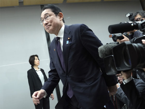 Parlemen mendesak Perdana Menteri Jepang Fumio Kishida untuk menyelidiki komentar Hiroshi Hase soal hadiah kepada IOC. (Foto: Inside The Games)