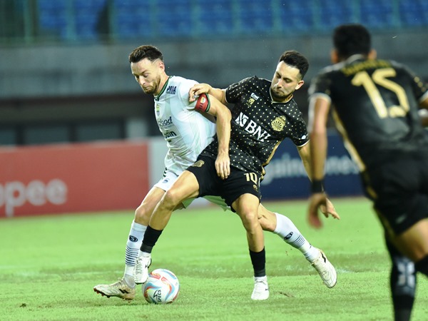 Gelandang Persib, Marc Klok