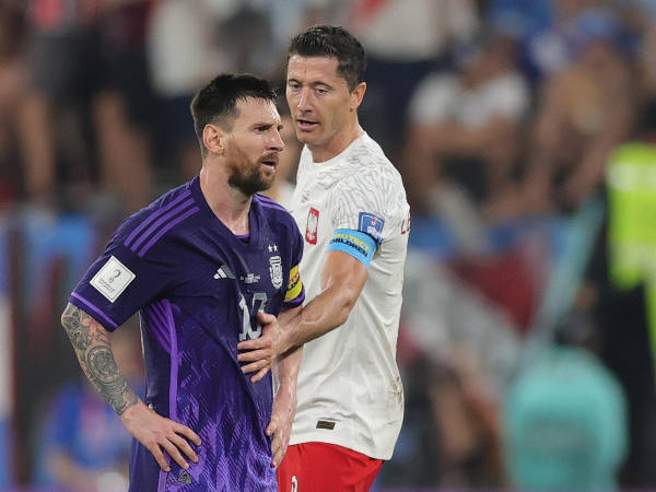 Lionel Messi dan Robert Lewandowski