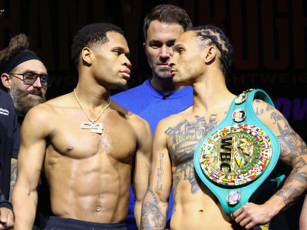 Regis Prograis (kanan) dan Devin Haney bersama promotor Eddie Hearn. (Foto: Matchroom Boxing)