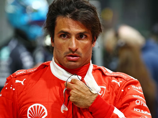 Carlos Sainz Tak Sabar Jajal Mobil Ferrari 676 Secara Langsung | Liga ...