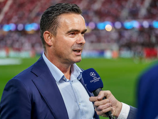 Lecehkan Wanita, Marc Overmars Dilarang Terlibat di Sepak Bola