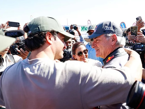 Carlos Sainz Yakin Ayahnya Pebalap Reli Dakar Paling Pintar