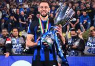 Bahagianya Stefan de Vrij Usai Inter Kembali Jadi Juara Supercoppa Italiana