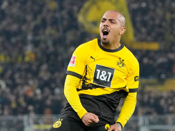 Donyell Malen menyumbang 2 gol dalam kemenangan Borussia Dortmund atas Freiburg