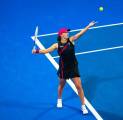 Naomi Osaka Gugur, Iga Swiatek Kembali Ke Semifinal Di Doha Dengan Mulus
