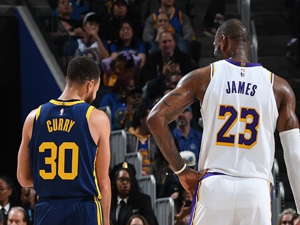 Steph Curry Tanggapi Gosip Warriors Merayu LeBron James