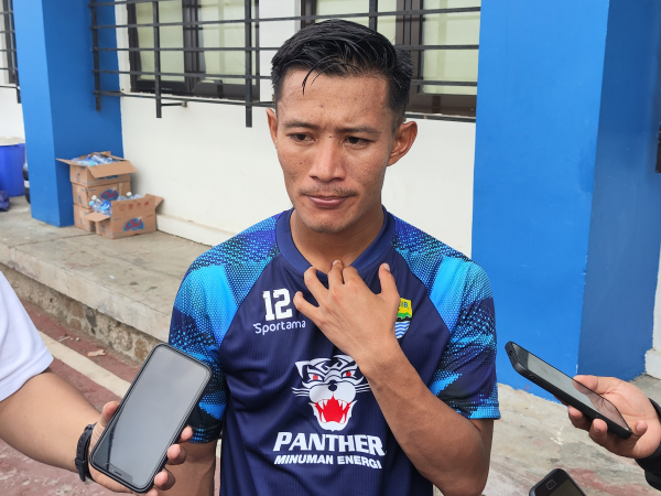 Bek Persib, Henhen Herdiana