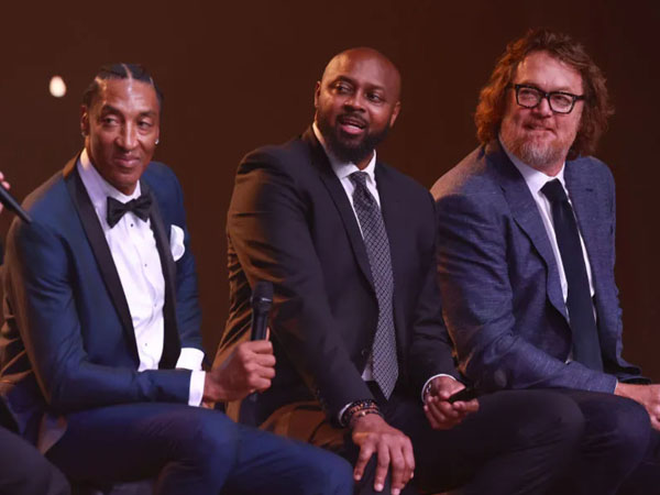 Dari kiri ke kanan, Scottie Pippen, Horace Grant, dan Luc Longley. (Foto: AP)