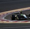 Lewis Hamilton Belum Puas Dengan Kinerja W15 di Tes Bahrain