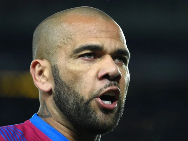 Barcelona Bakal Cabut Status ‘Legenda’ Dani Alves