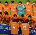 Skuat Borneo FC Tunjukkan Dukungan untuk Leo Lelis dan Agung Parsetyo