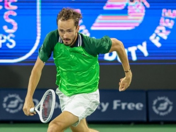 Lalui Jalan Berbeda, Daniil Medvedev Jumpa Ugo Humbert Di Dubai