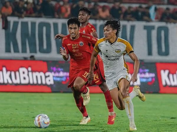 Laga Persija Jakarta kontra Dewa United FC