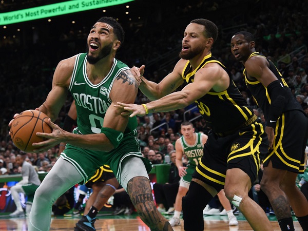Stephen Curry akui ketangguhan Celtics sebagai tim terbaik di NBA.