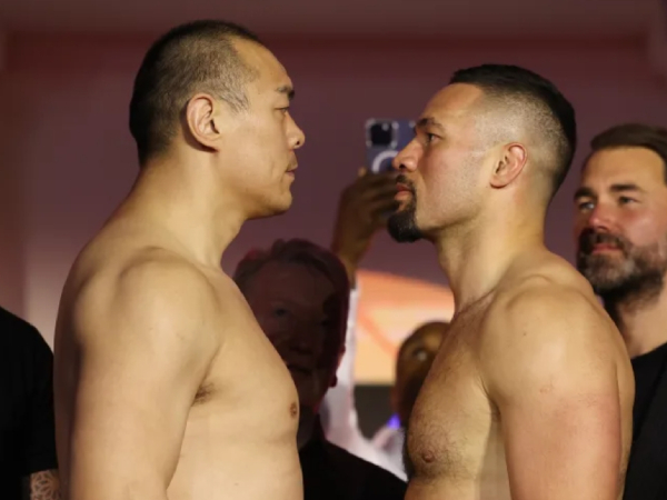 Joseph Parker (kanan) dan Zhilei Zhang. (Foto: Matchroom Boxing)