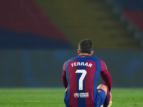 Ferran Torres Masih Absen dari Latihan Jelang Liga Champions