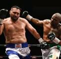 Dillian Whyte Menang Dalam Tiga Ronde, Sebut Christian Hammer "Pengecut"