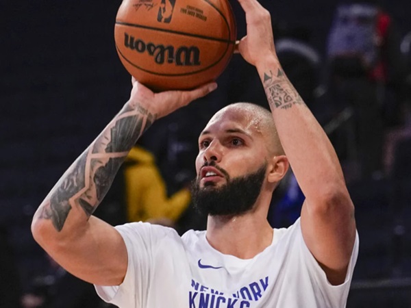 Evan Fournier Didenda Rp 393,2 Juta setelah Tenendang Bola ke Tribun