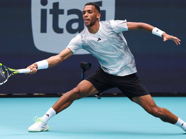 Felix Auger Aliassime Lompati Rintangan Pertama Di Miami