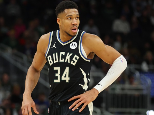 Giannis Antetokounmpo Kembali Main, Bucks Kalahkan Nets