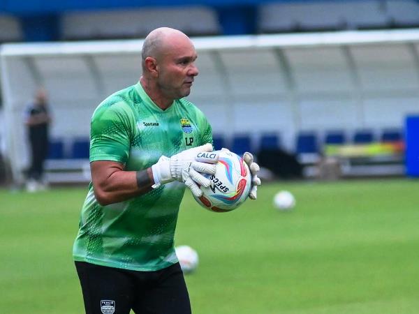 Pelatih kiper Persib, Luizinho Passos