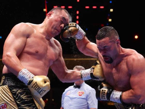 Zhilei Zhang (kiri) dan Joseph Parker. (Foto: Ring TV)