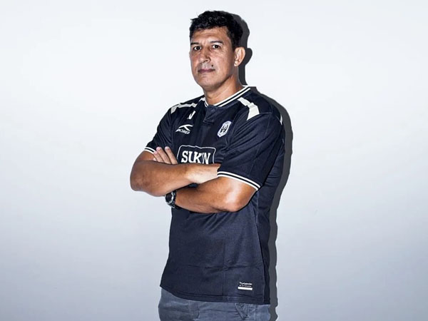 Pelatih anyar Rans Nusantara FC, Angel Alfredo Vera