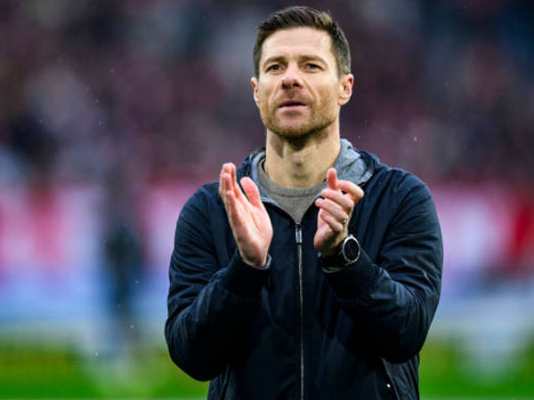 Uli Hoeness Akui Peluang Bayern Munich Rekrut Xabi Alonso Cukup Sulit