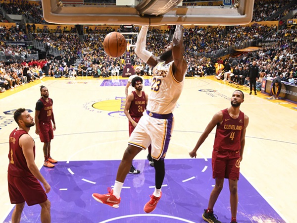 LeBron James Absen Lawan Timberwolves karena Gejala Mirip Flu